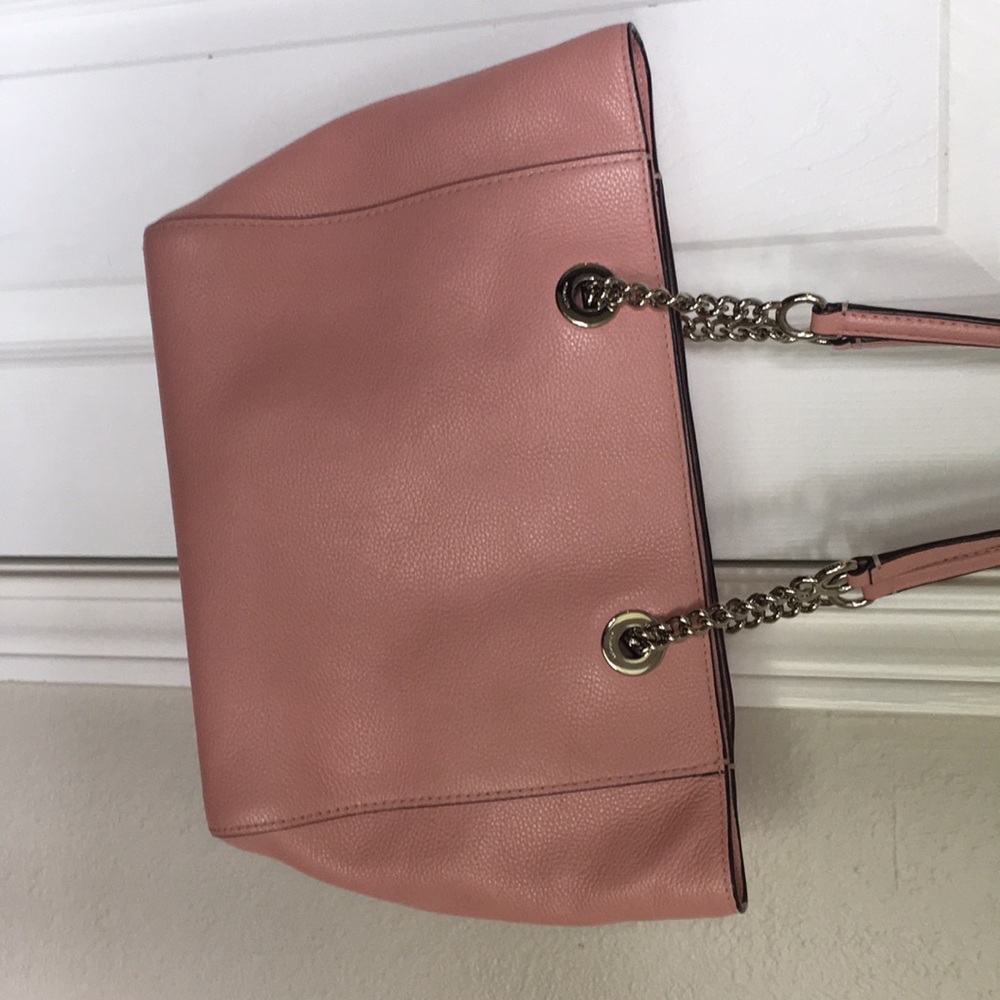 Women’s Coach Pebbled leather tote . Silver tone chain link handle. - Picture 13 of 16